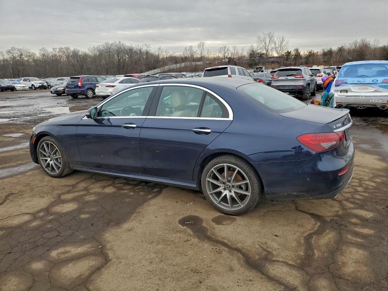 Фото 2 - MERCEDES-BENZ E-CLASS