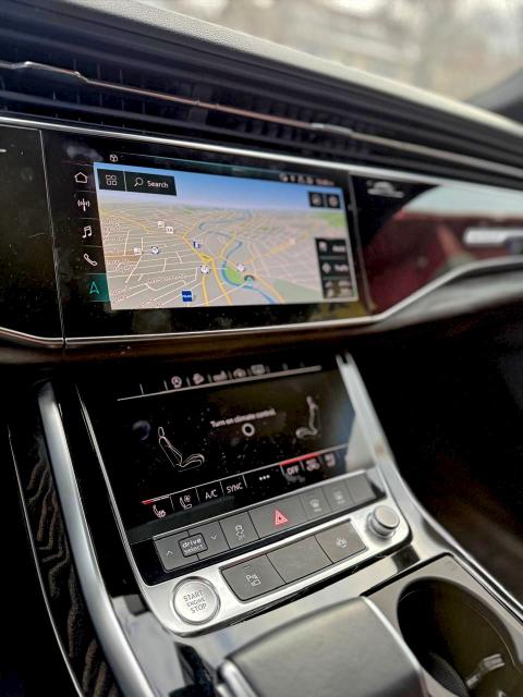 Фото 13 - AUDI Q8