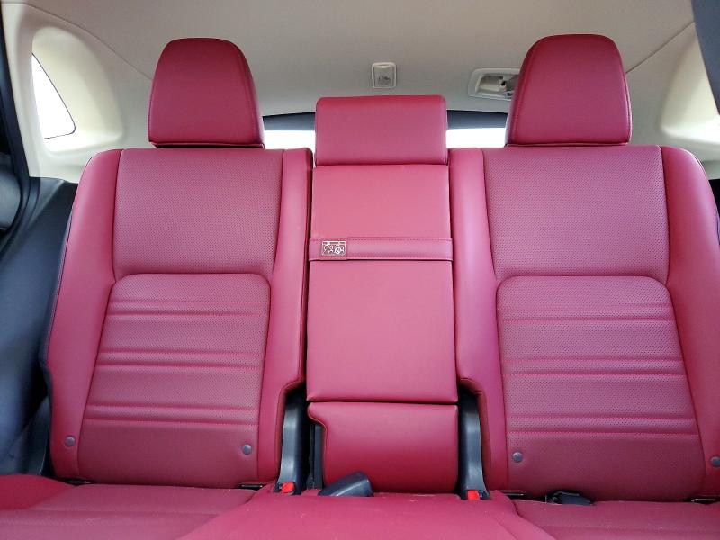 Фото 10 - LEXUS NX