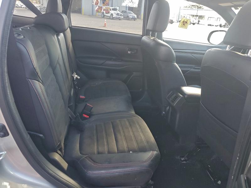 Фото 11 - MITSUBISHI OUTLANDER