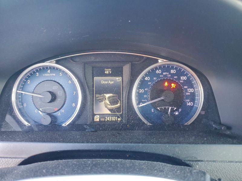 Фото 9 - TOYOTA CAMRY