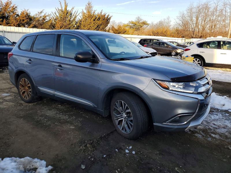 Фото 4 - MITSUBISHI OUTLANDER