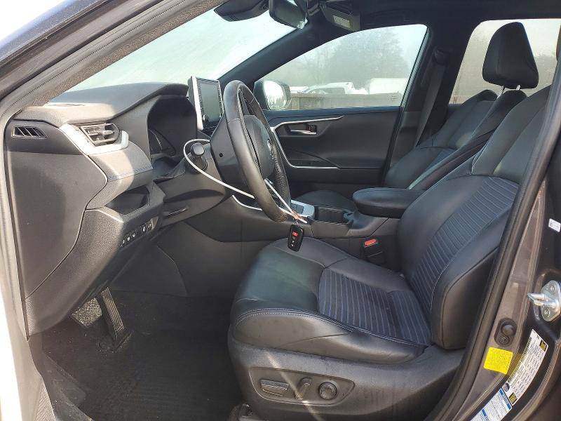 Фото 7 - TOYOTA RAV4