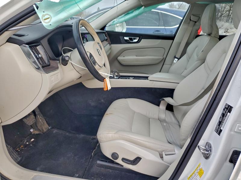 VOLVO XC60 B5 MO 2022 VIN YV4L12RKXN1032169