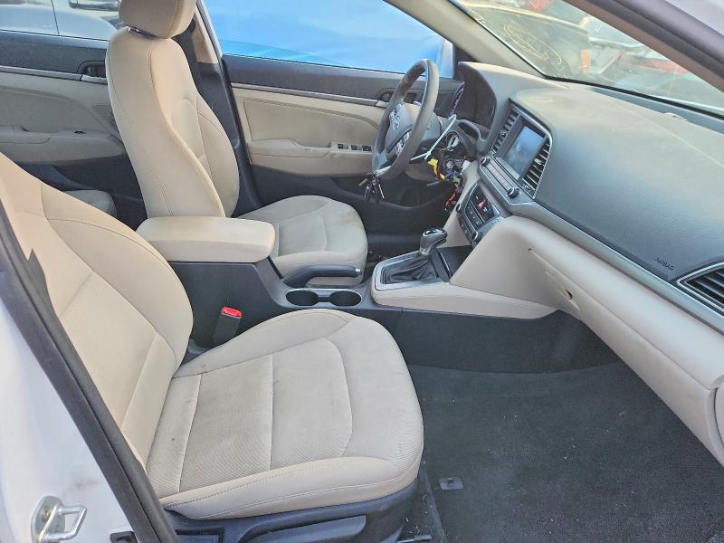 Фото 7 - HYUNDAI ELANTRA