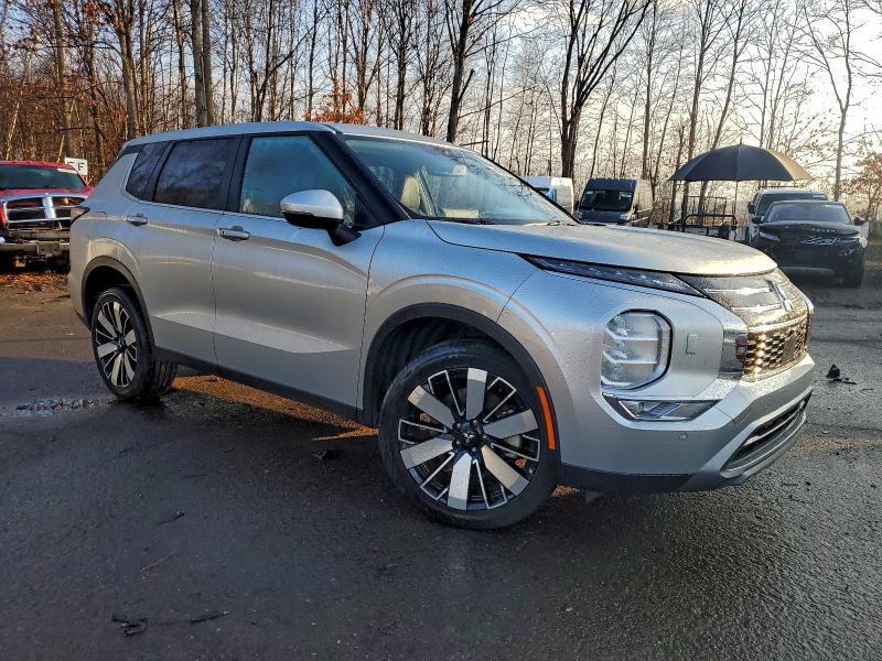 Фото 4 - MITSUBISHI OUTLANDER