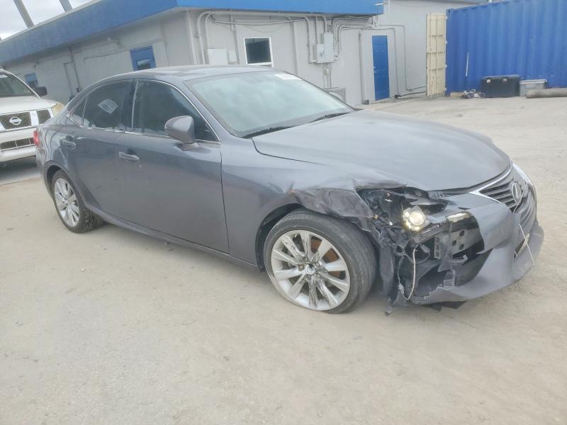 Фото 4 - LEXUS IS