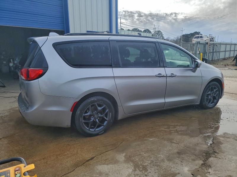 Фото 3 - CHRYSLER PACIFICA