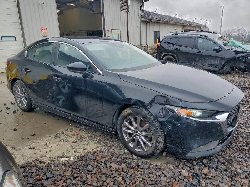 Фото 4 - MAZDA 3