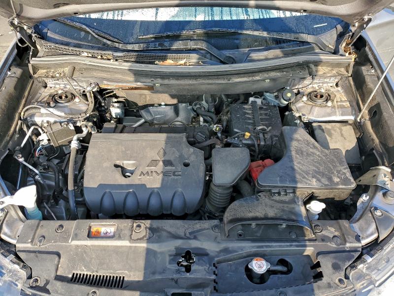 Фото 12 - MITSUBISHI OUTLANDER