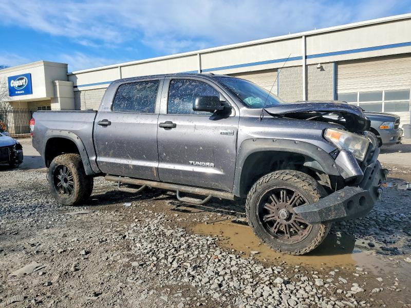 Фото 4 - TOYOTA TUNDRA
