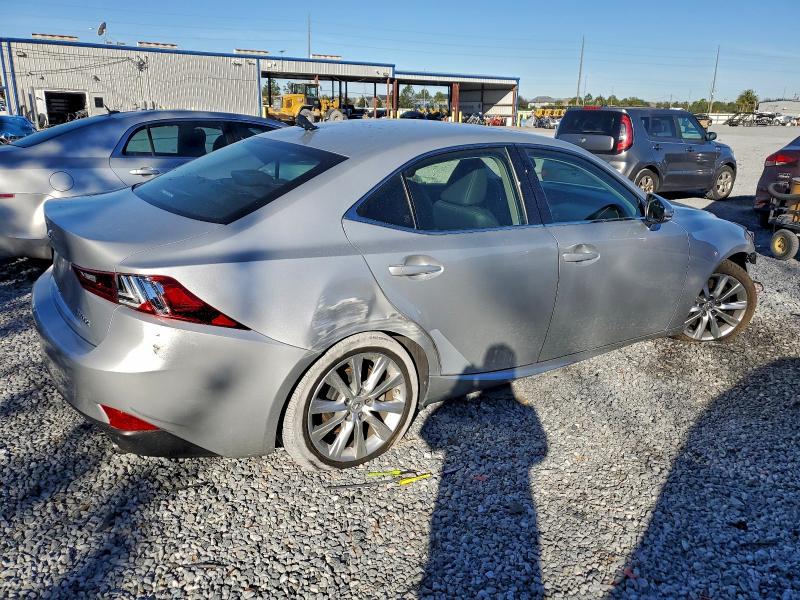 Фото 3 - LEXUS IS