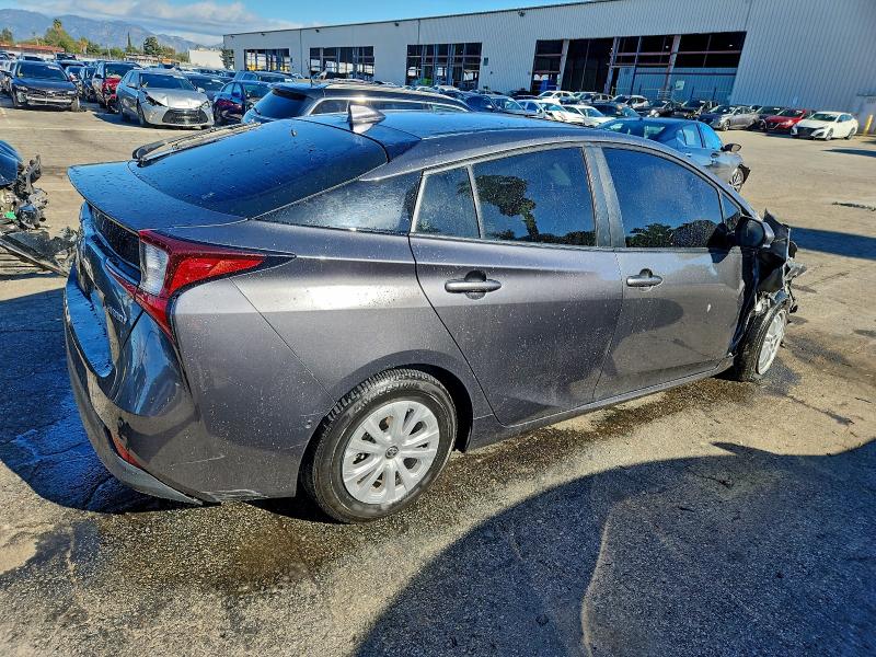 Фото 3 - TOYOTA PRIUS