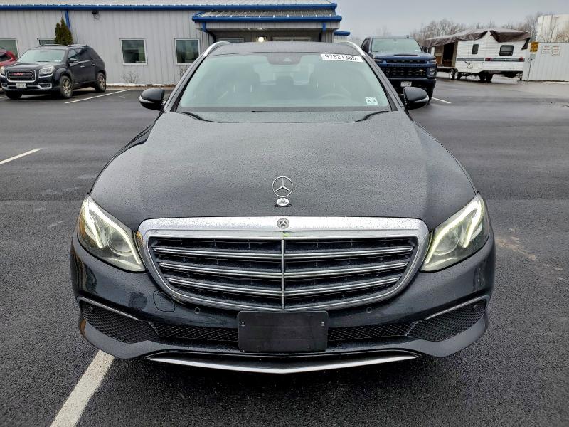 Фото 5 - MERCEDES-BENZ E-CLASS