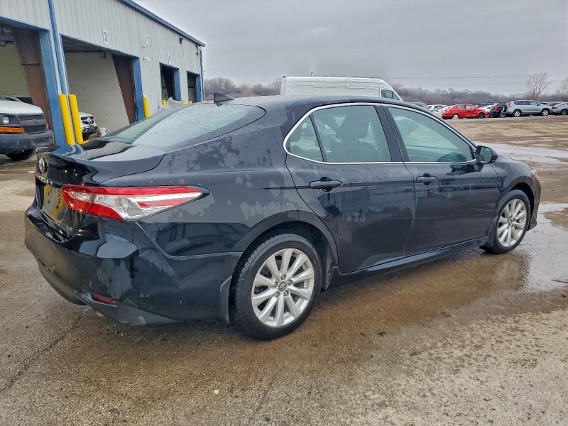 Фото 3 - TOYOTA CAMRY