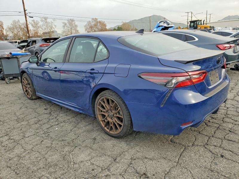 Фото 2 - TOYOTA CAMRY