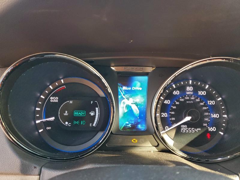 Фото 9 - HYUNDAI SONATA