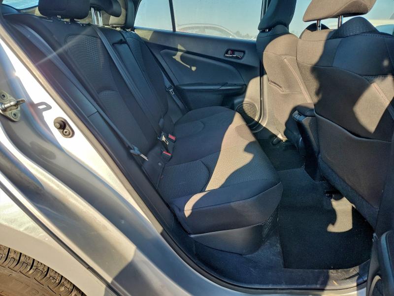 Фото 10 - TOYOTA PRIUS