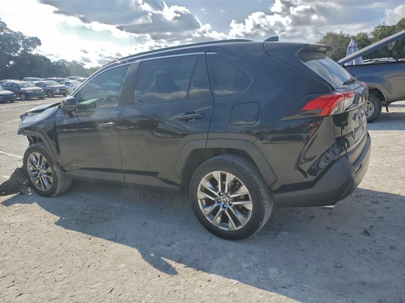 Фото 2 - TOYOTA RAV4