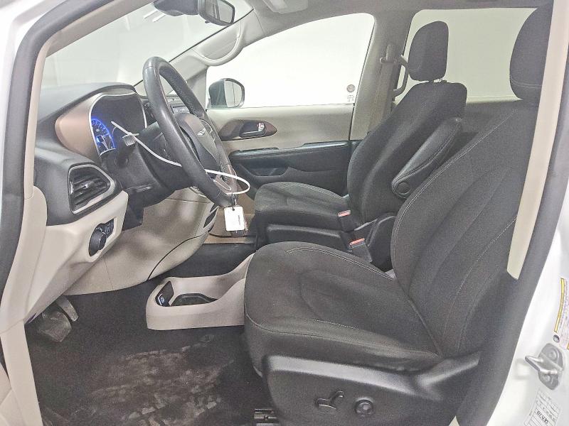 Фото 7 - CHRYSLER MINIVAN