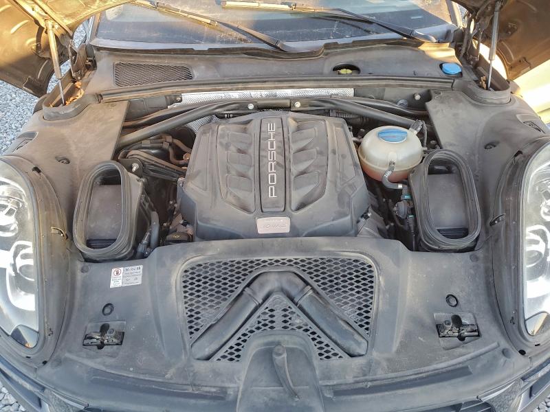 Фото 12 - PORSCHE MACAN