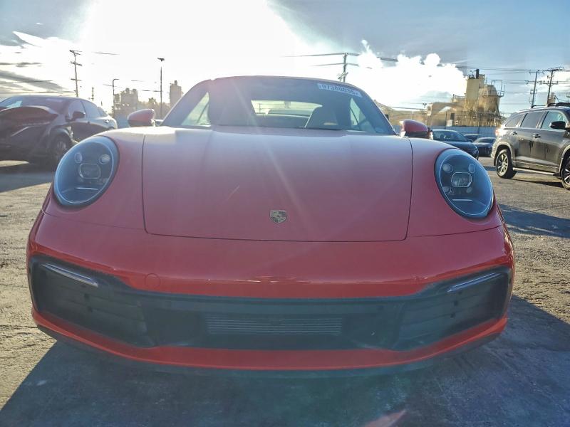 Фото 5 - PORSCHE 911