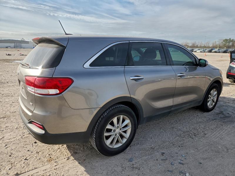 Фото 3 - KIA SORENTO