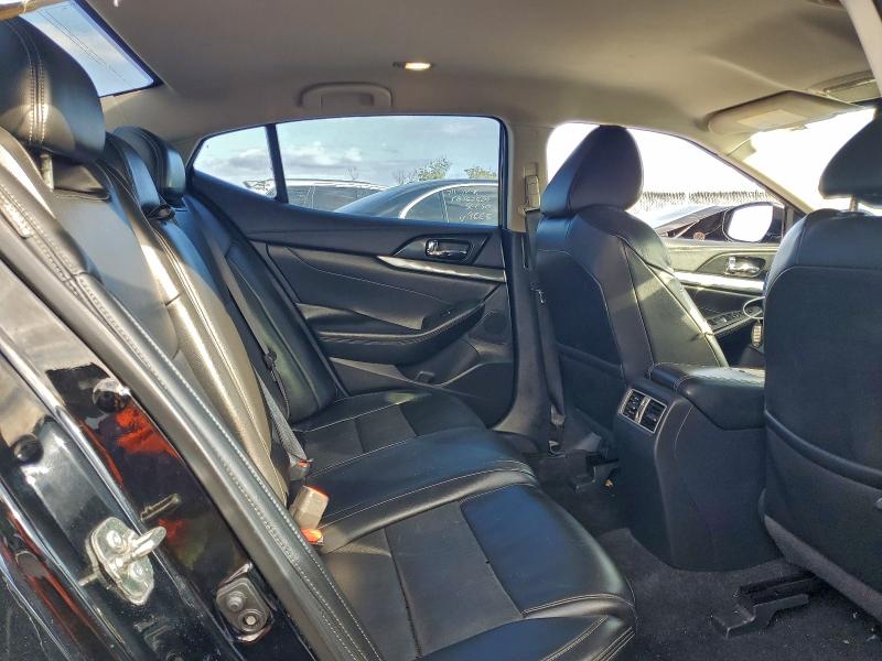 Фото 10 - NISSAN MAXIMA