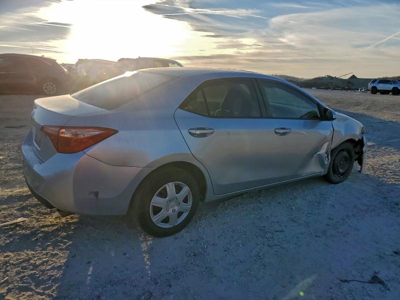 Фото 3 - TOYOTA COROLLA