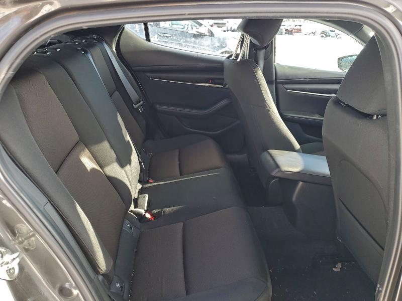 Фото 10 - MAZDA 3