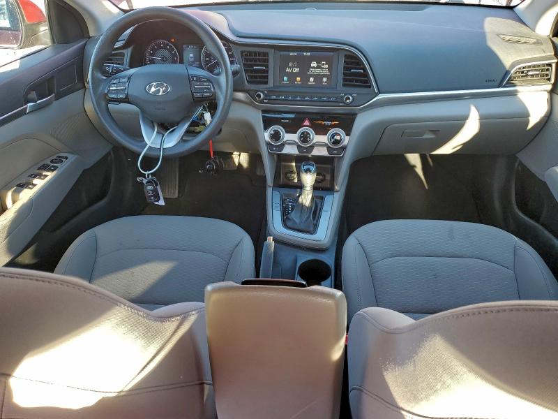 Фото 8 - HYUNDAI ELANTRA