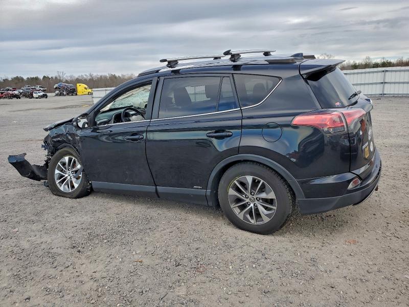 Фото 2 - TOYOTA RAV4