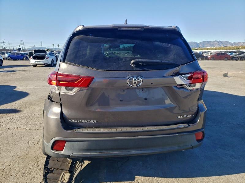 Фото 6 - TOYOTA HIGHLANDER