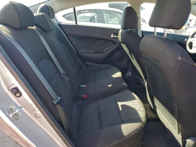 Фото 10 - KIA FORTE