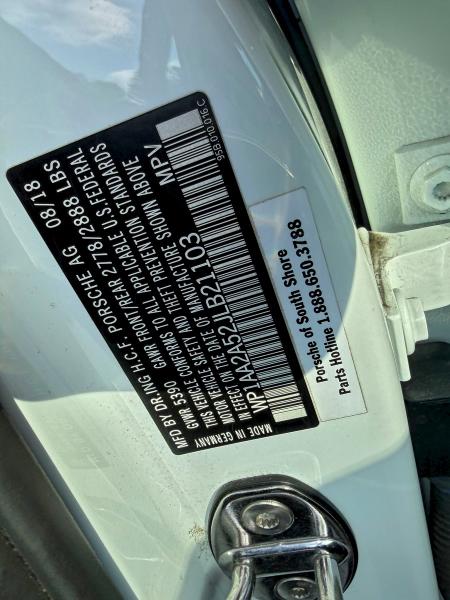 Фото 10 - PORSCHE MACAN