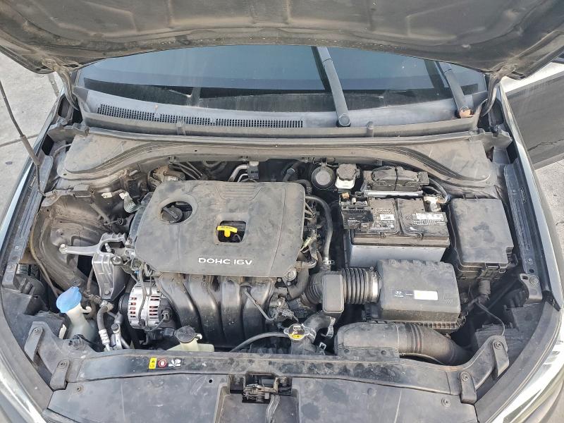 Фото 11 - HYUNDAI ELANTRA