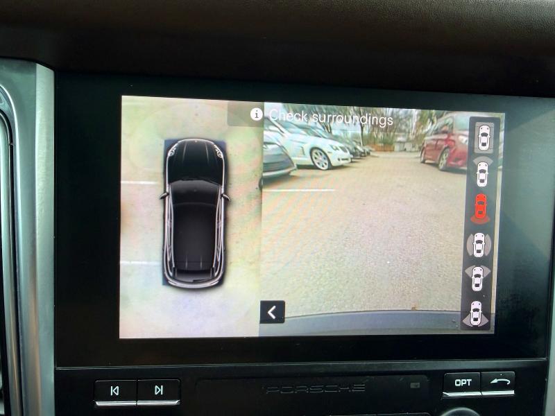 Фото 12 - PORSCHE MACAN