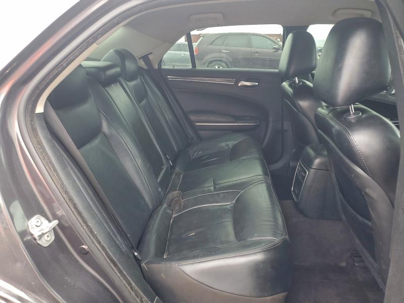 Фото 10 - CHRYSLER 300