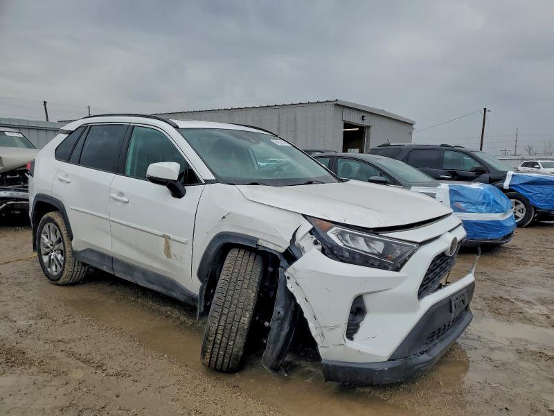 Фото 4 - TOYOTA RAV4