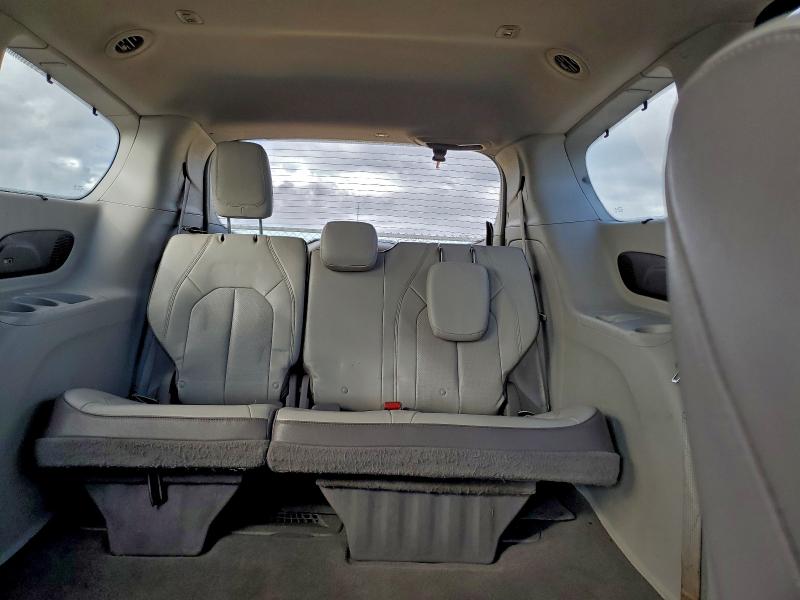 Фото 10 - CHRYSLER PACIFICA