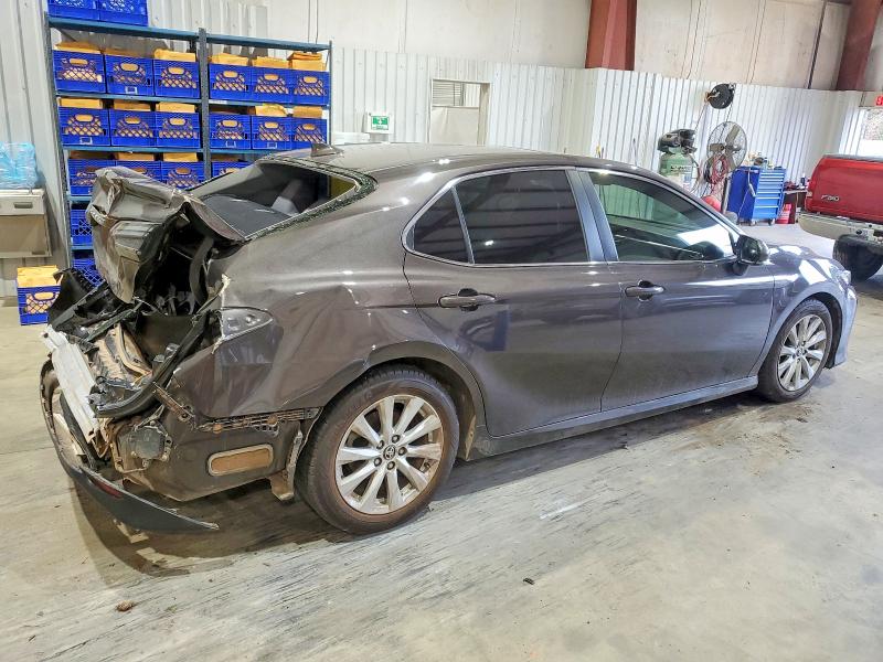 Фото 3 - TOYOTA CAMRY