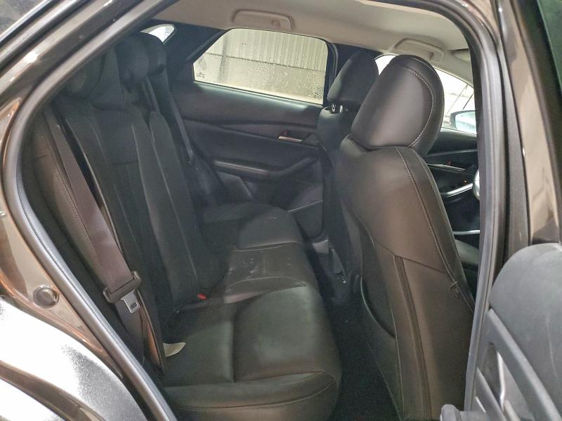 Фото 11 - MAZDA CX30