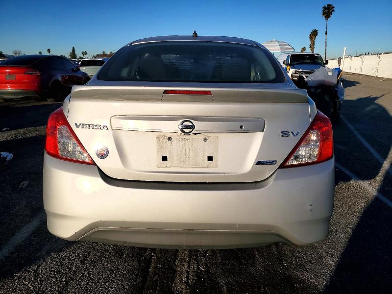 Фото 6 - NISSAN VERSA