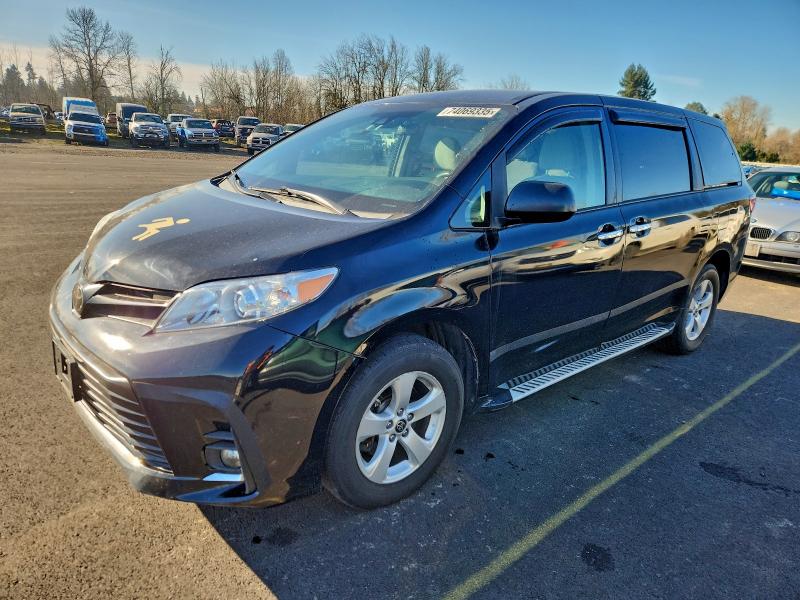 Фото 1 - TOYOTA SIENNA