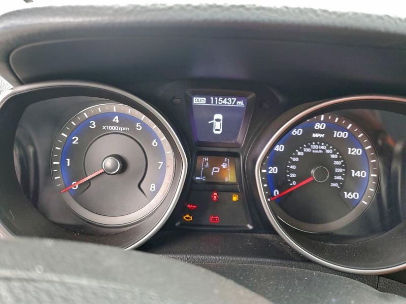 Фото 9 - HYUNDAI ELANTRA