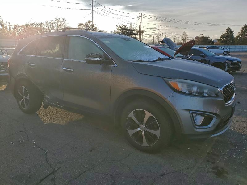 Фото 4 - KIA SORENTO