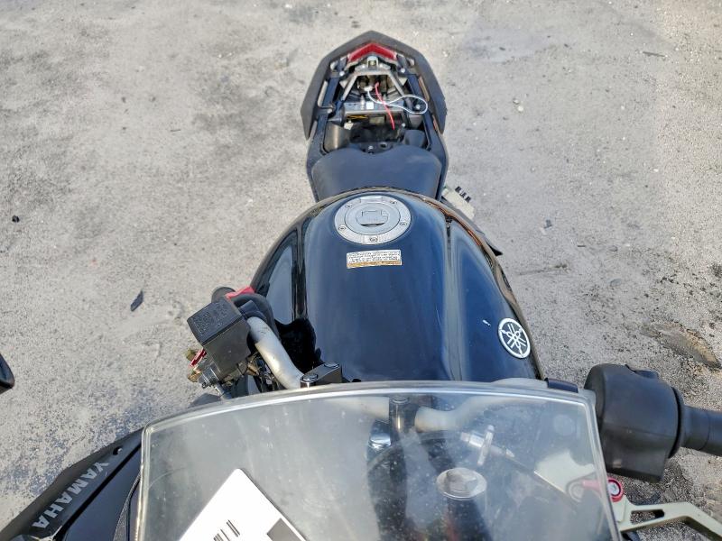 YAMAHA FZ600-800 2009