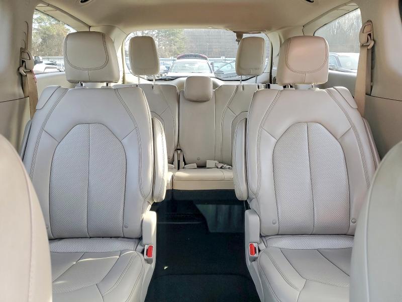 Фото 10 - CHRYSLER MINIVAN