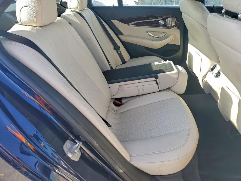 Фото 10 - MERCEDES-BENZ E-CLASS