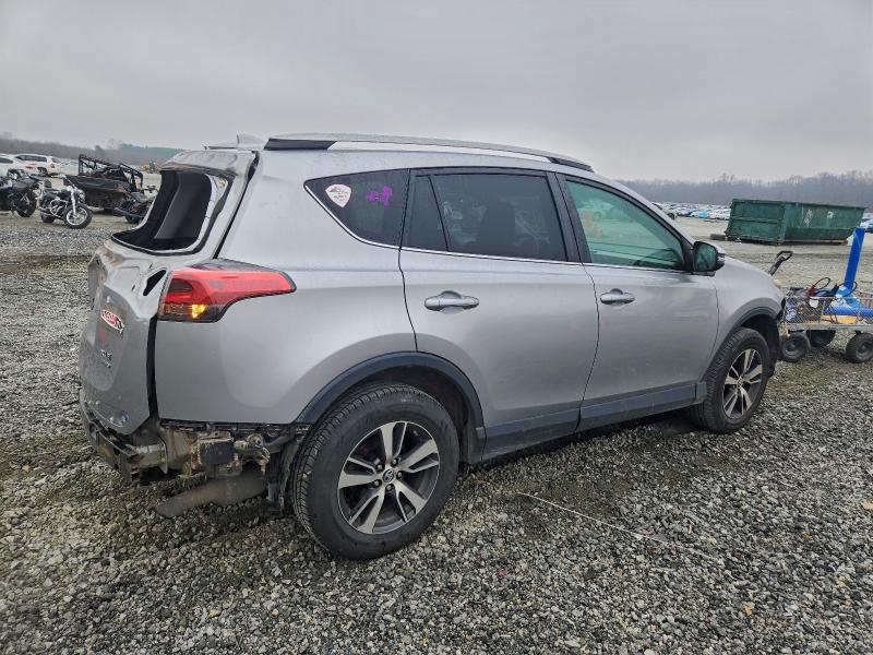 Фото 3 - TOYOTA RAV4